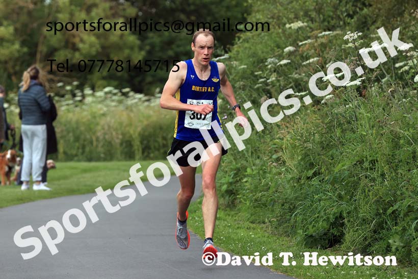 The 2024 Tynedale Pie n Peas 10k Road Race, Ovington to Low Prudhoe Country Park, Northumberland.  Photo: David T. Hewitson/Sports for All Pics